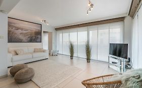 Gelijkvloers zeedijk appartement - lichtrijk en modern